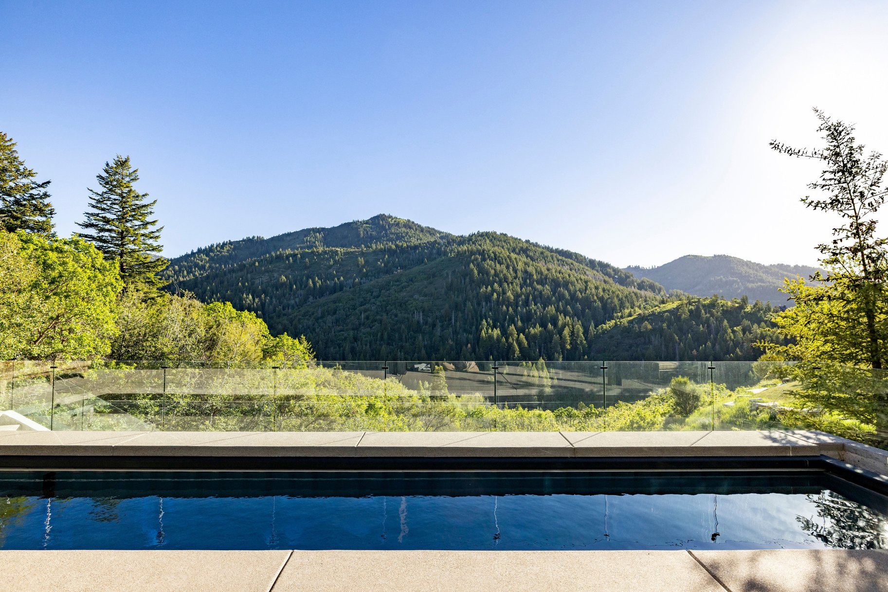  One-of-a-Kind Modern Pinebrook Residence - 物件實景