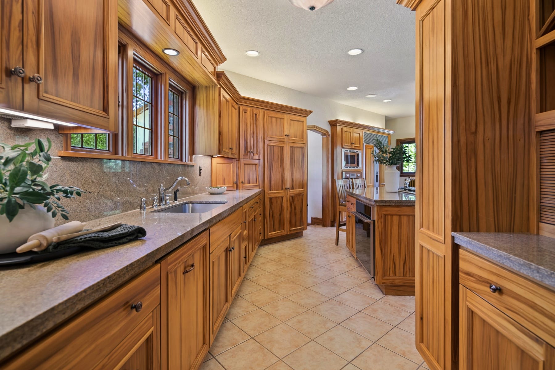  5570 SW MENEFEE DR Portland, OR 97239 - 物件實景