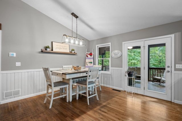 Ellijay, Georgia, 30540, United States, 4 Bedrooms Bedrooms, ,3 BathroomsBathrooms,Residential,For Sale,1910831
