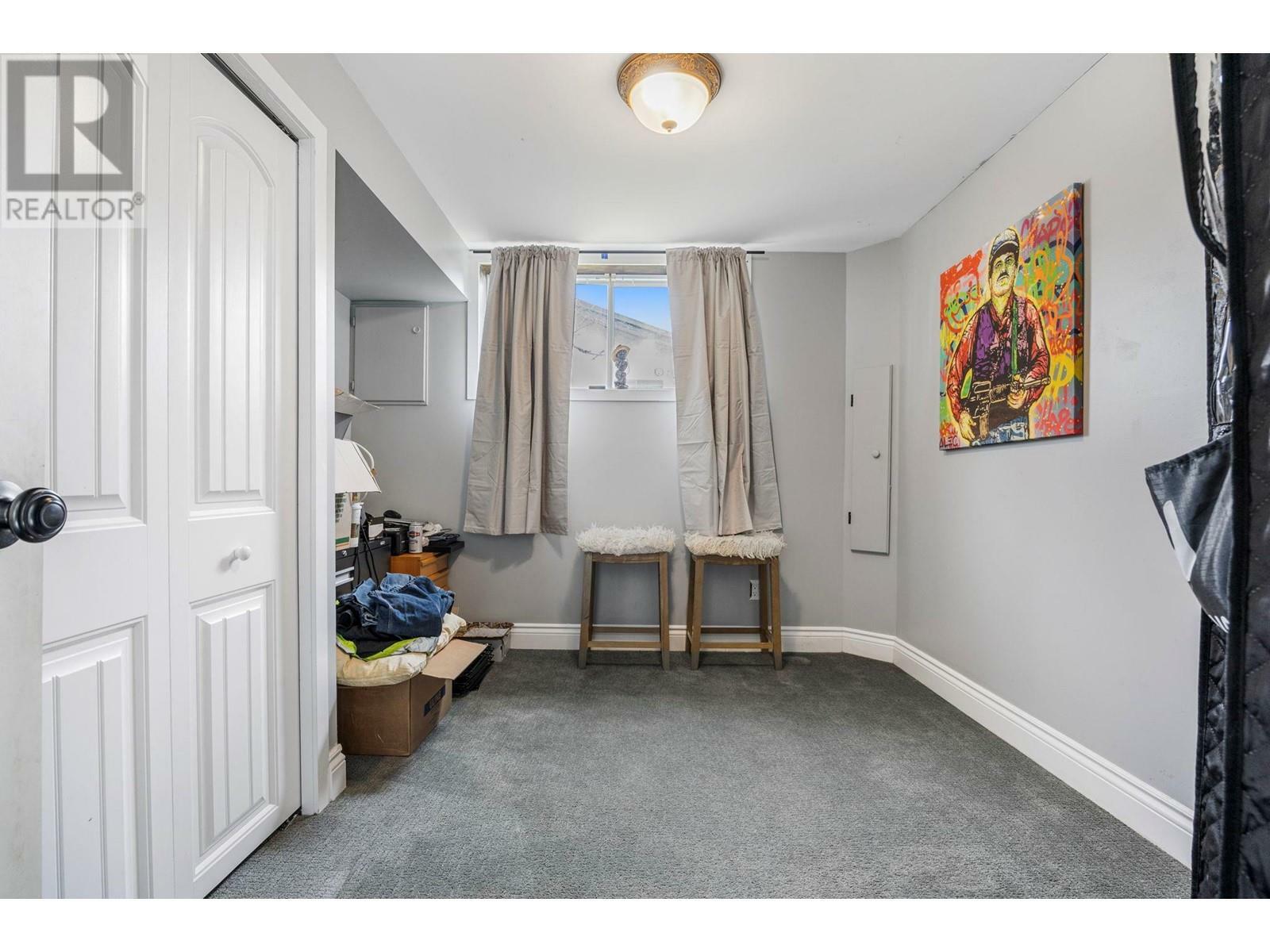 WEST KELOWNA, British Columbia, V1Z 1Z4, CA, 5 Bedrooms Bedrooms, ,1 BathroomBathrooms,Residential,For Sale,1836903