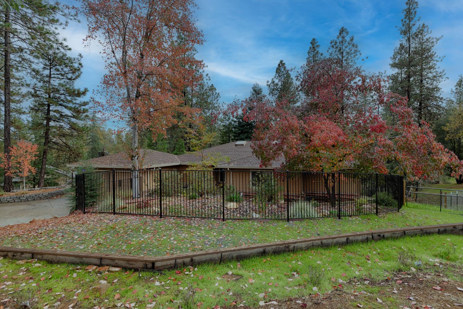 Grass Valley, California, 95949, United States, 3 Bedrooms Bedrooms, ,3 BathroomsBathrooms,Residential,For Sale,1992571