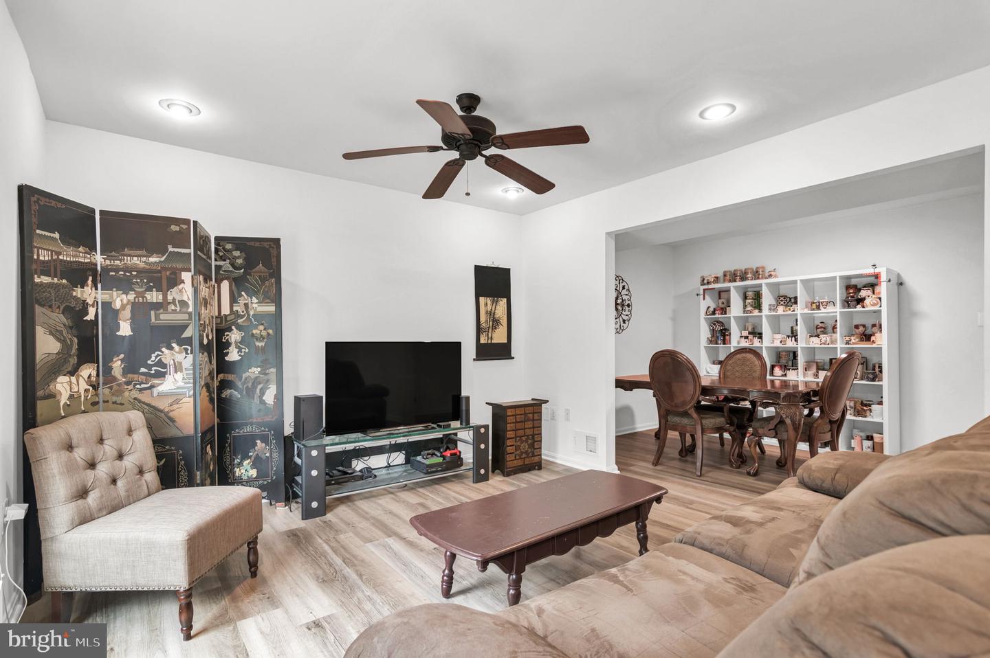 Fairfax, Virginia, 22031, United States, 3 Bedrooms Bedrooms, ,3 BathroomsBathrooms,Residential,For Sale,1916694