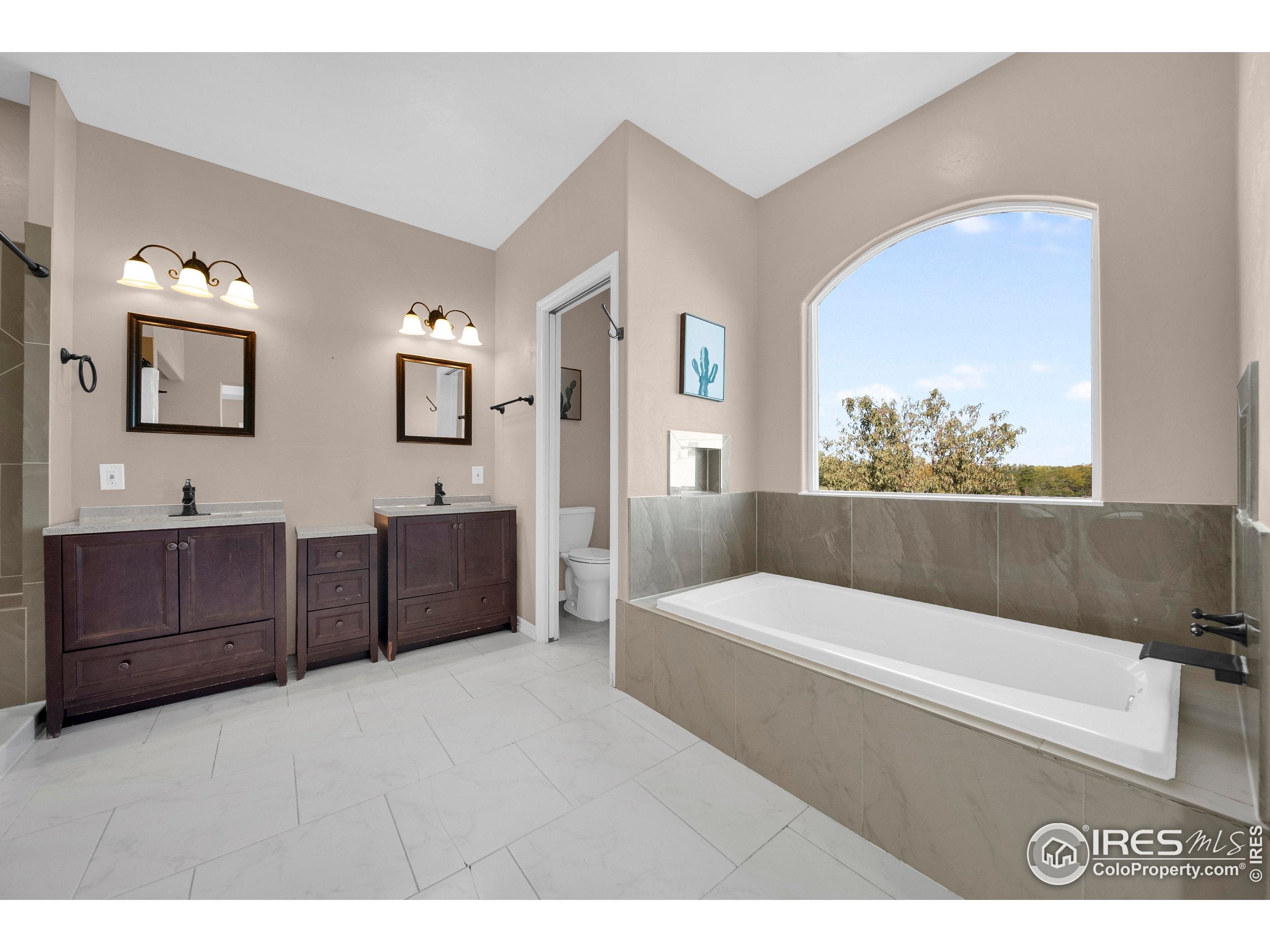 Fort Morgan, Colorado, 80701, United States, 3 Bedrooms Bedrooms, ,4 BathroomsBathrooms,Residential,For Sale,1982618