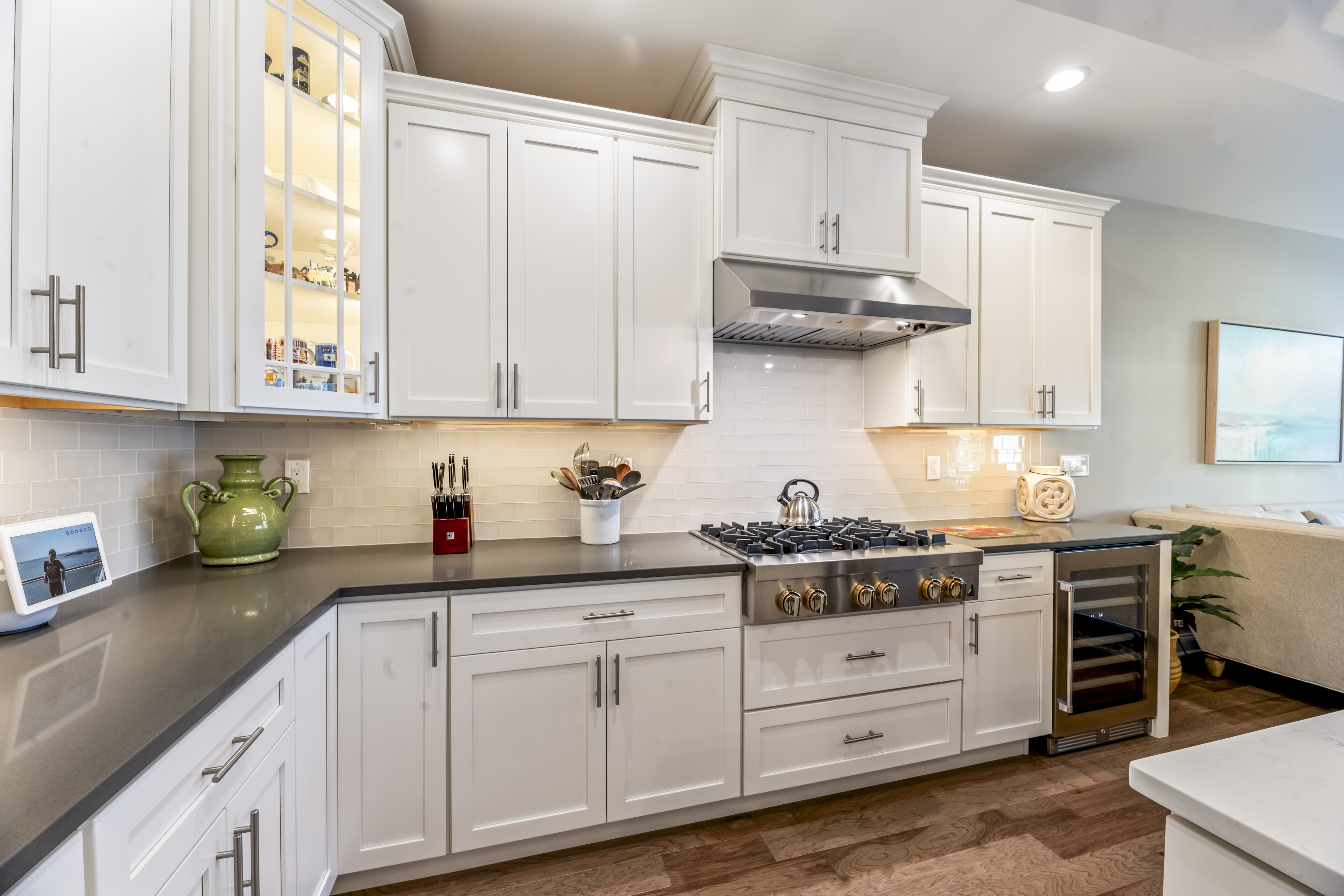 Holmdel, New Jersey, 07733, United States, 3 Bedrooms Bedrooms, ,4 BathroomsBathrooms,Residential,For Sale,1923321