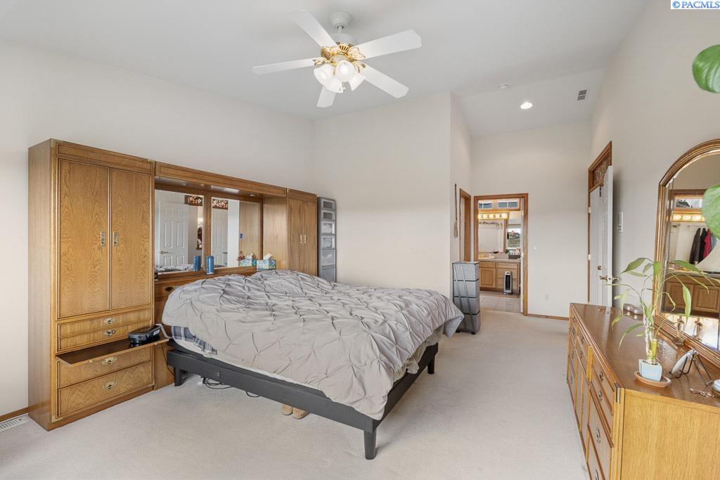 Pullman, Washington, 99163, United States, 4 Bedrooms Bedrooms, ,1 BathroomBathrooms,Residential,For Sale,1784694