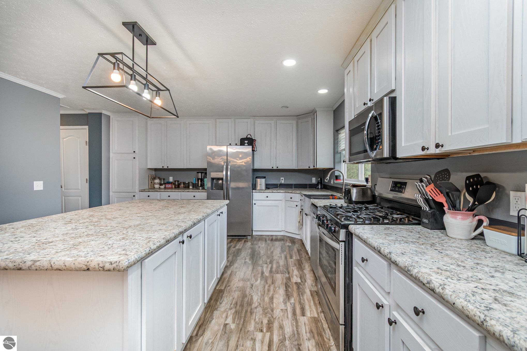 Vestaburg, Michigan, 48891, United States, 6 Bedrooms Bedrooms, ,3 BathroomsBathrooms,Residential,For Sale,1976935