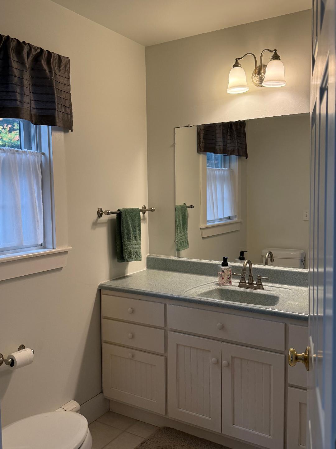 North Yarmouth, Maine, 04097, United States, 3 Bedrooms Bedrooms, ,3 BathroomsBathrooms,Residential,For Sale,1998444