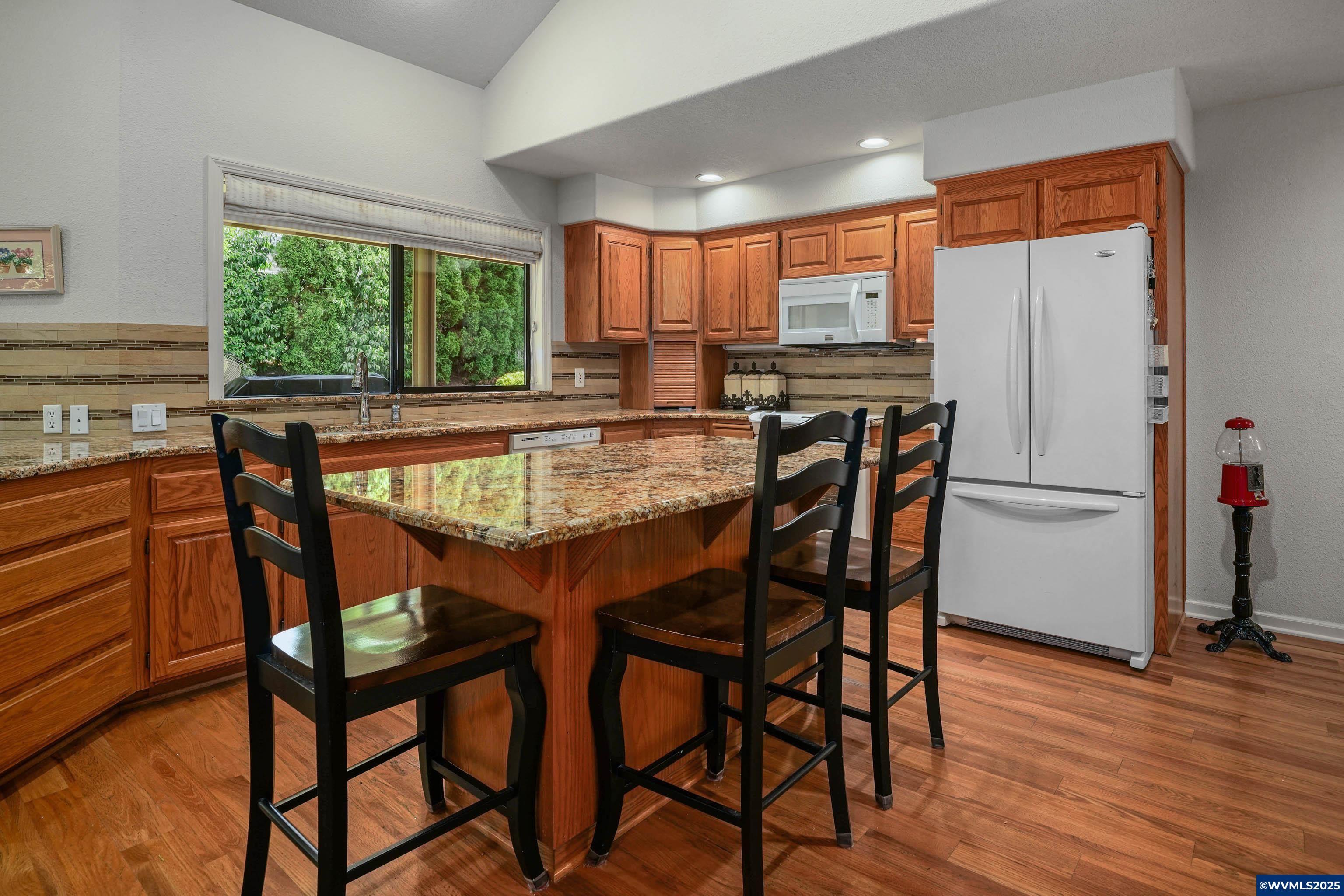 Salem, Oregon, 97302, United States, 5 Bedrooms Bedrooms, ,4 BathroomsBathrooms,Residential,For Sale,1906348