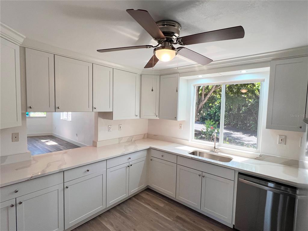 Sarasota, Florida, 34236, United States, 2 Bedrooms Bedrooms, ,2 BathroomsBathrooms,Residential,For Sale,1932959