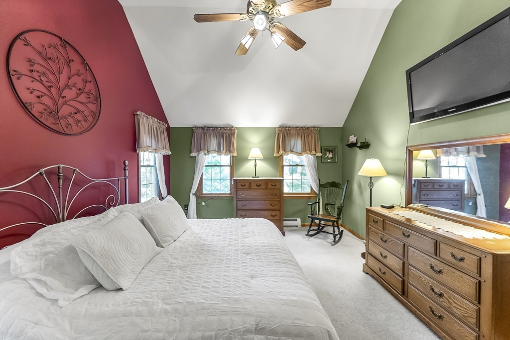Bridgewater, Massachusetts, 02324, United States, 3 Bedrooms Bedrooms, ,2 BathroomsBathrooms,Residential,For Sale,1940785
