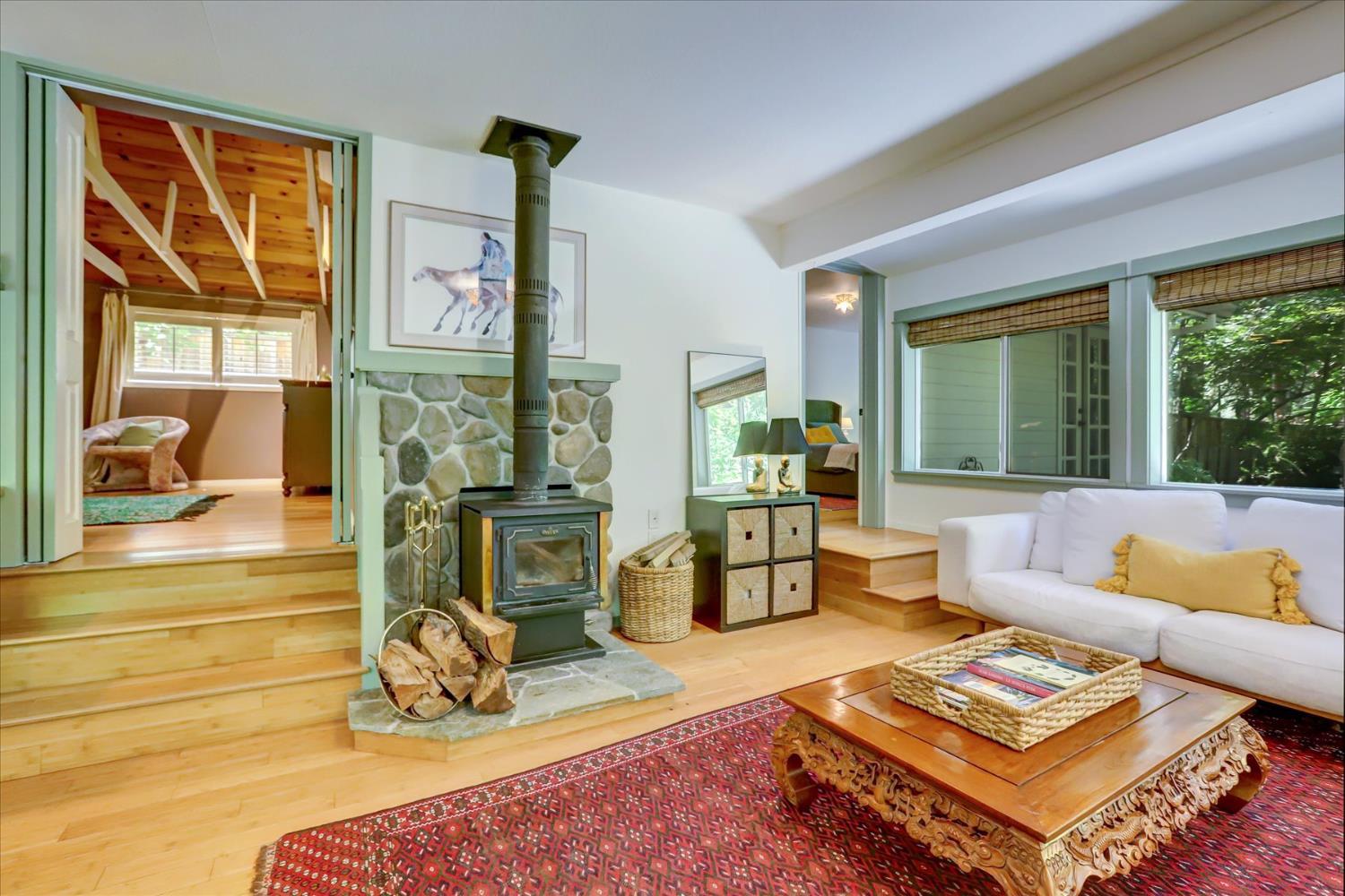 Nevada City, California, 95959, United States, 2 Bedrooms Bedrooms, ,2 BathroomsBathrooms,Residential,For Sale,1984222