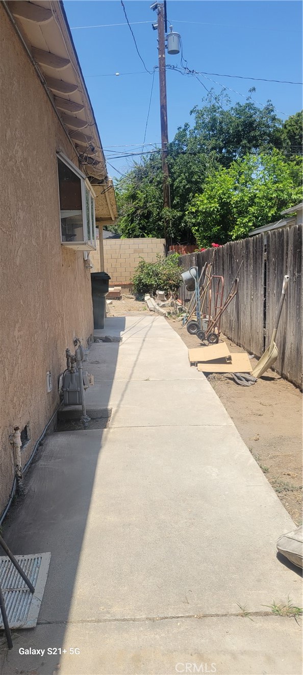 San Bernardino, California, 92410, United States, 3 Bedrooms Bedrooms, ,2 BathroomsBathrooms,Residential,For Sale,1978840