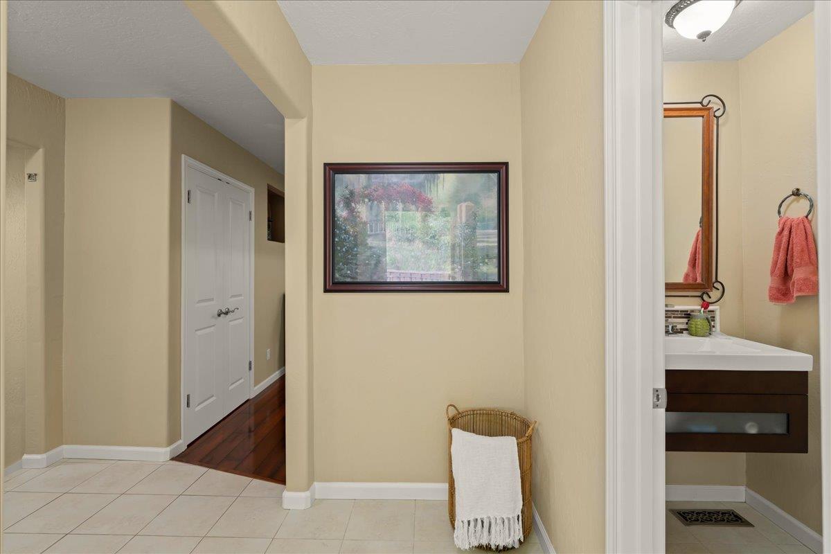 Los Gatos, California, 95033, United States, 3 Bedrooms Bedrooms, ,2 BathroomsBathrooms,Residential,For Sale,1839951