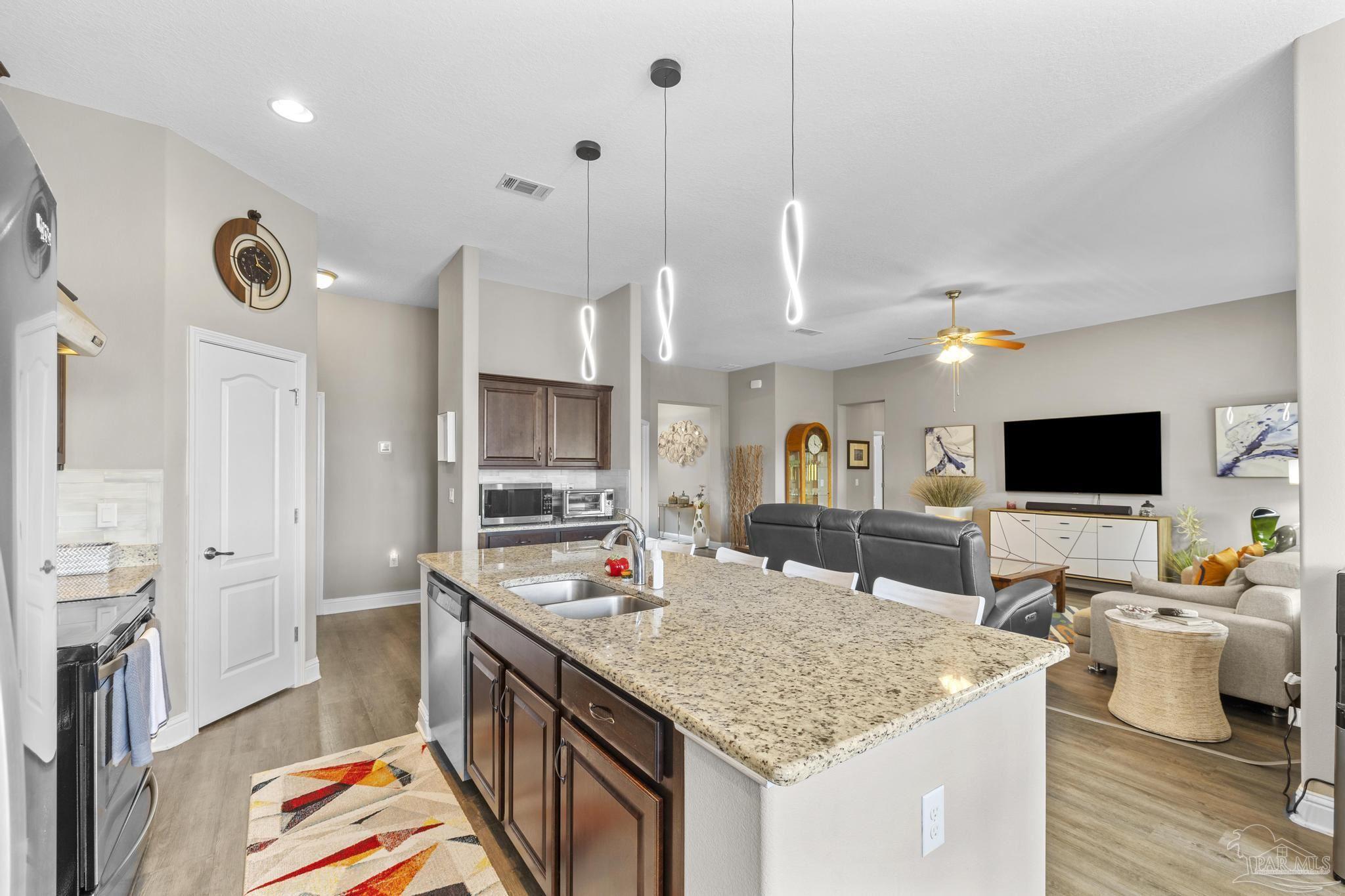 Navarre, Florida, 32566, United States, 4 Bedrooms Bedrooms, ,3 BathroomsBathrooms,Residential,For Sale,1924675