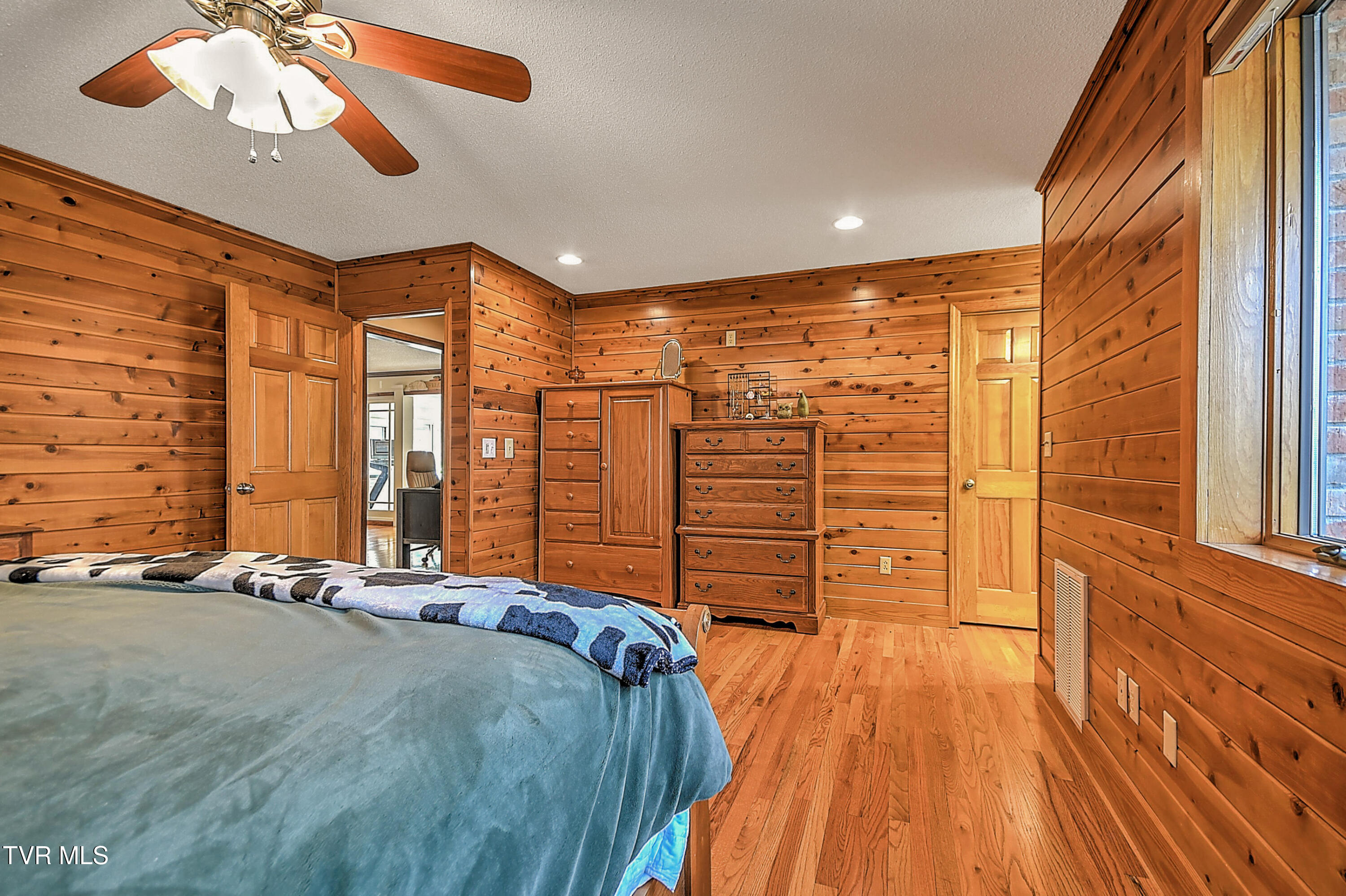 Jonesborough, Tennessee, 37659, United States, 6 Bedrooms Bedrooms, ,6 BathroomsBathrooms,Residential,For Sale,2011777