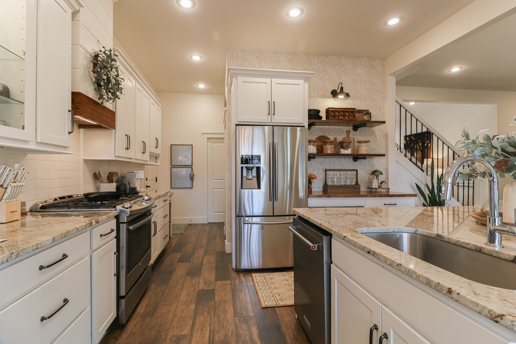 Jonesboro, Arkansas, 72404, United States, 5 Bedrooms Bedrooms, ,4 BathroomsBathrooms,Residential,For Sale,1993418