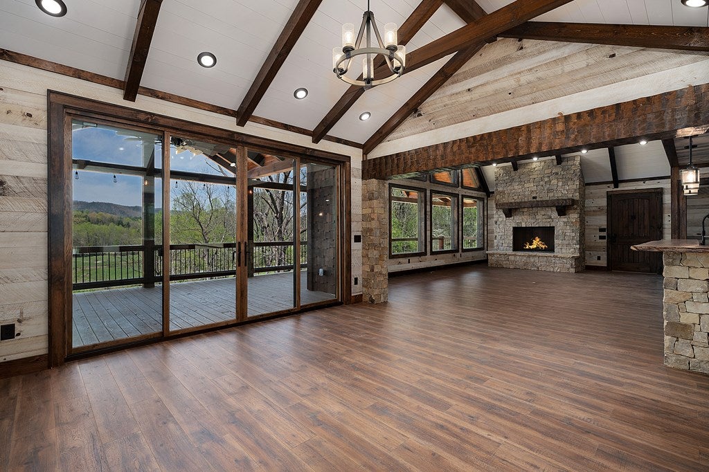 Blue Ridge, Georgia, 30513, United States, 4 Bedrooms Bedrooms, ,4 BathroomsBathrooms,Residential,For Sale,1804354