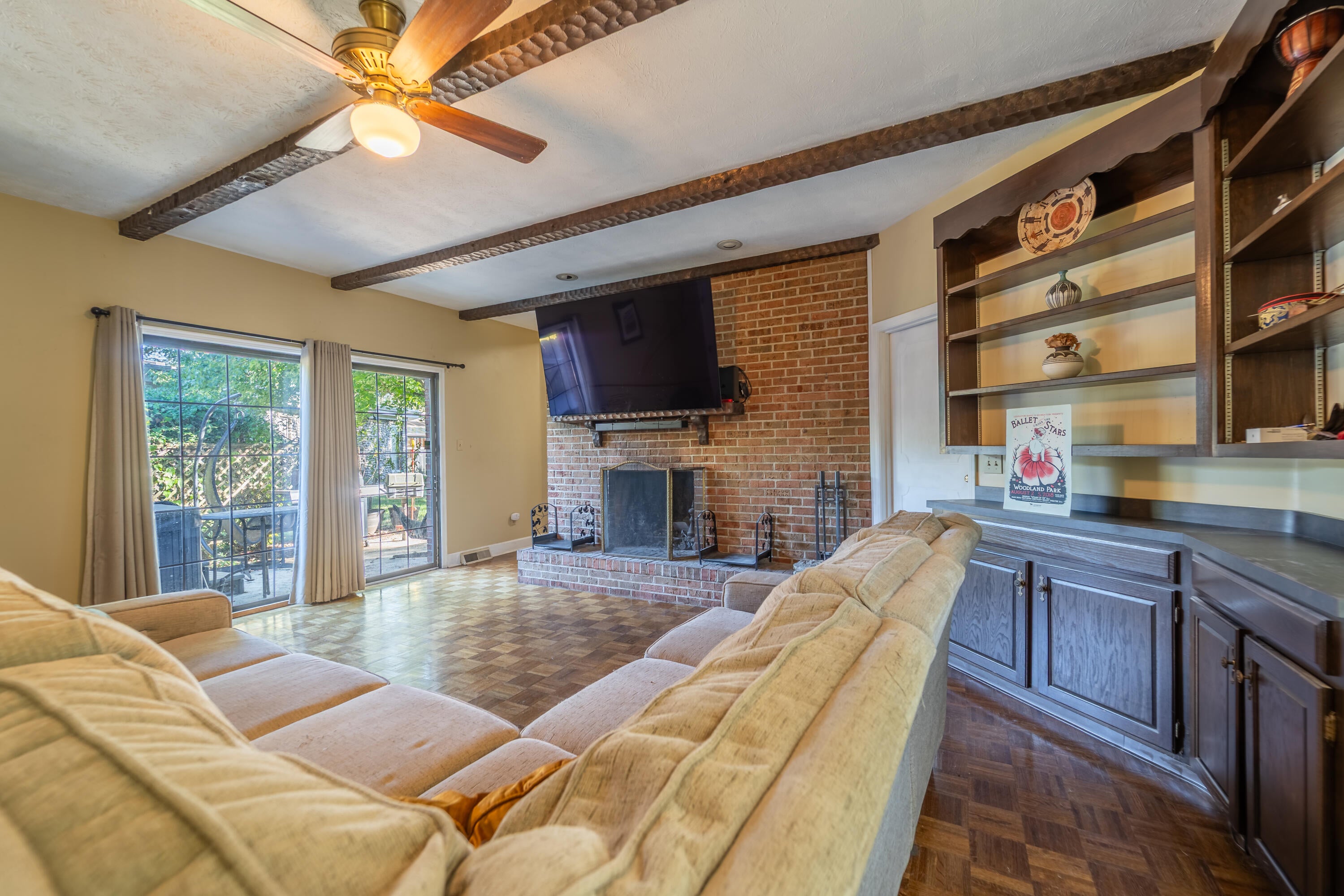 Lexington, Kentucky, 40502, United States, 4 Bedrooms Bedrooms, ,4 BathroomsBathrooms,Residential,For Sale,1976316