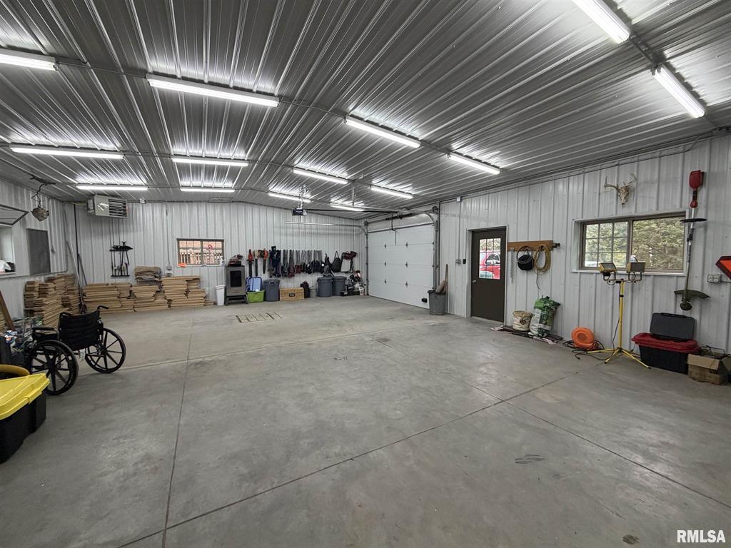 Abingdon, Illinois, 61410, United States, 3 Bedrooms Bedrooms, ,2 BathroomsBathrooms,Residential,For Sale,1976226