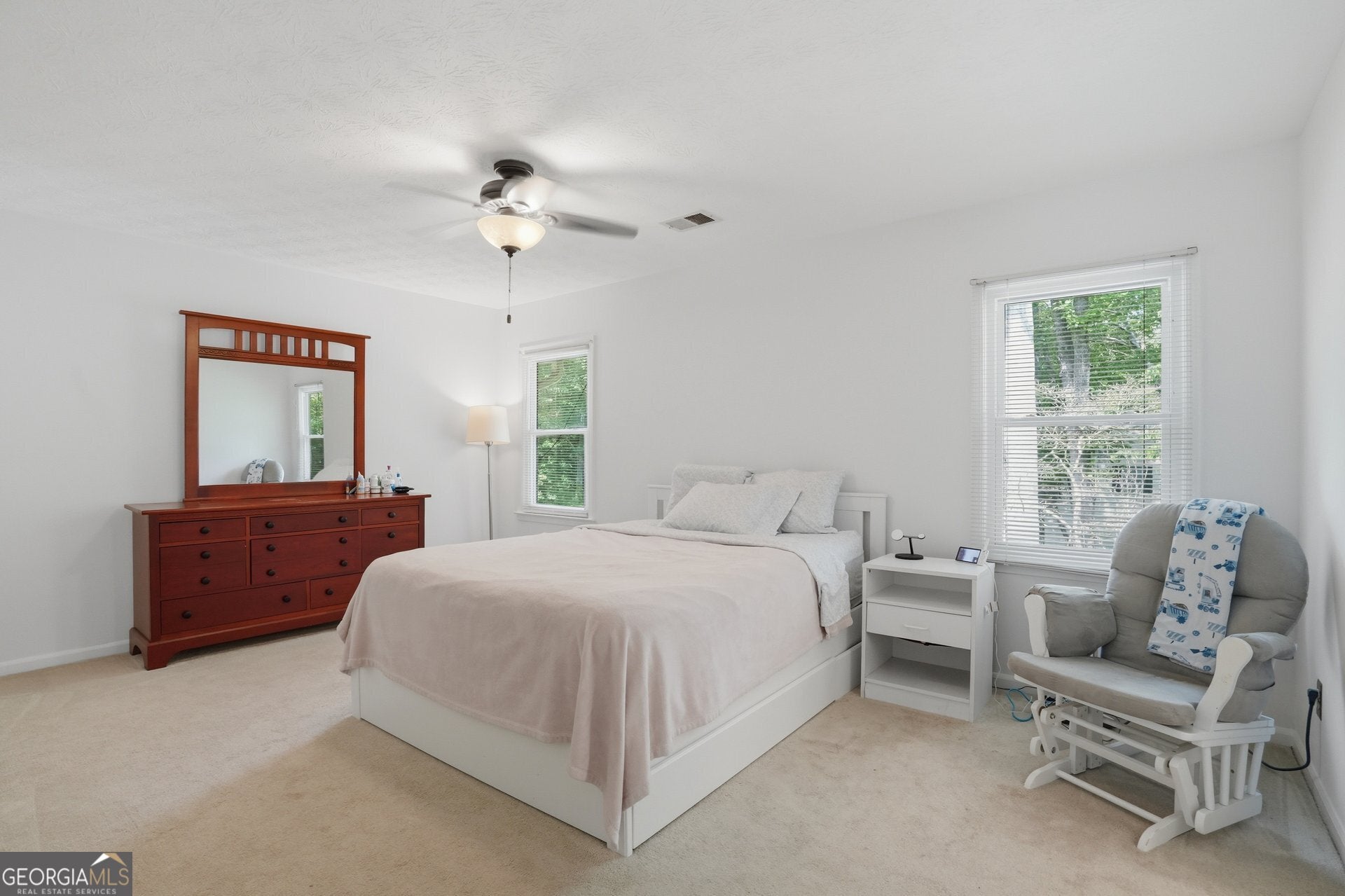 Roswell, Georgia, 30075, United States, 4 Bedrooms Bedrooms, ,3 BathroomsBathrooms,Residential,For Sale,2041114