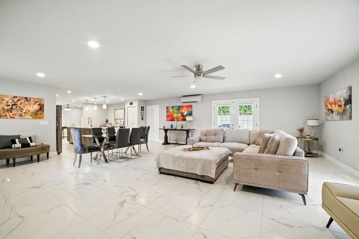 Austin, Texas, 78702, United States, 3 Bedrooms Bedrooms, ,2 BathroomsBathrooms,Residential,For Sale,1906696