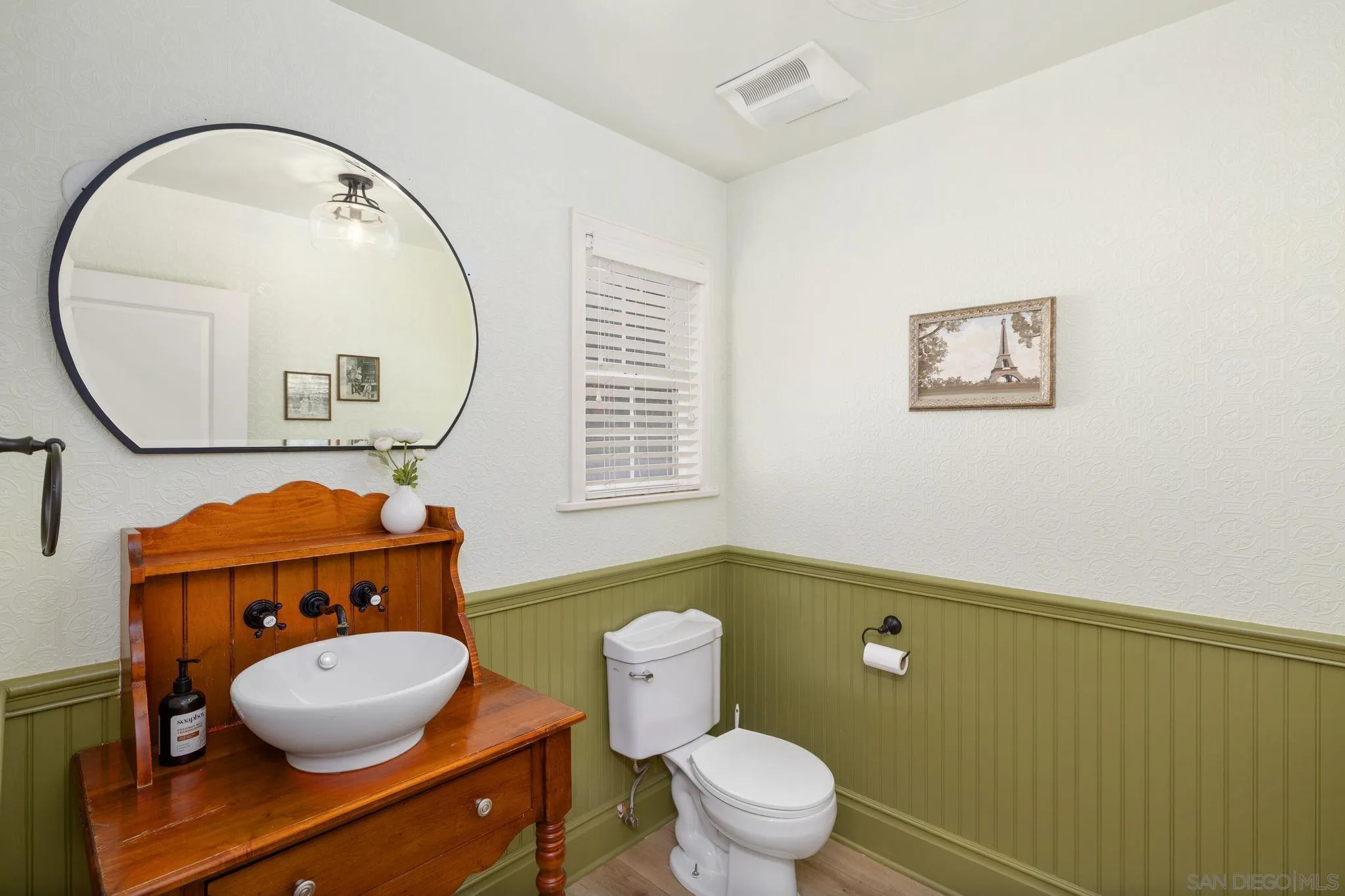 El Cajon, California, 92021, United States, 3 Bedrooms Bedrooms, ,3 BathroomsBathrooms,Residential,For Sale,1942196