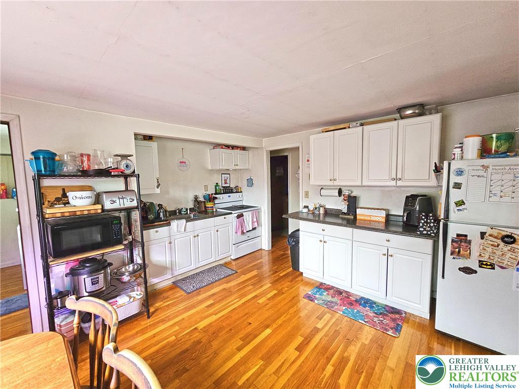 Lower Milford Twp, Pennsylvania, 18036, United States, 2 Bedrooms Bedrooms, ,3 BathroomsBathrooms,Residential,For Sale,1878567