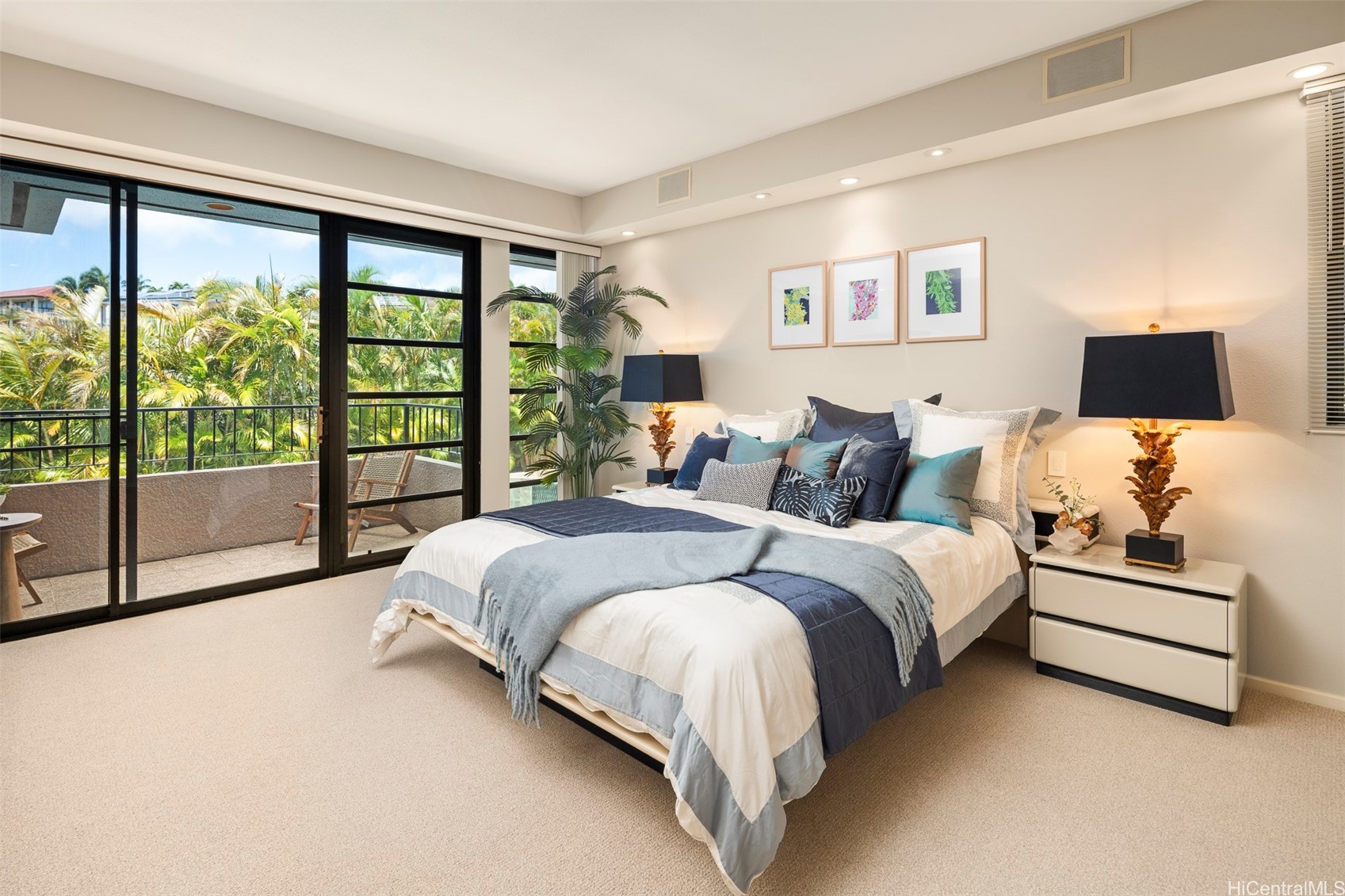 Honolulu, Hawaii, 96821, United States, 4 Bedrooms Bedrooms, ,5 BathroomsBathrooms,Residential,For Sale,1947061