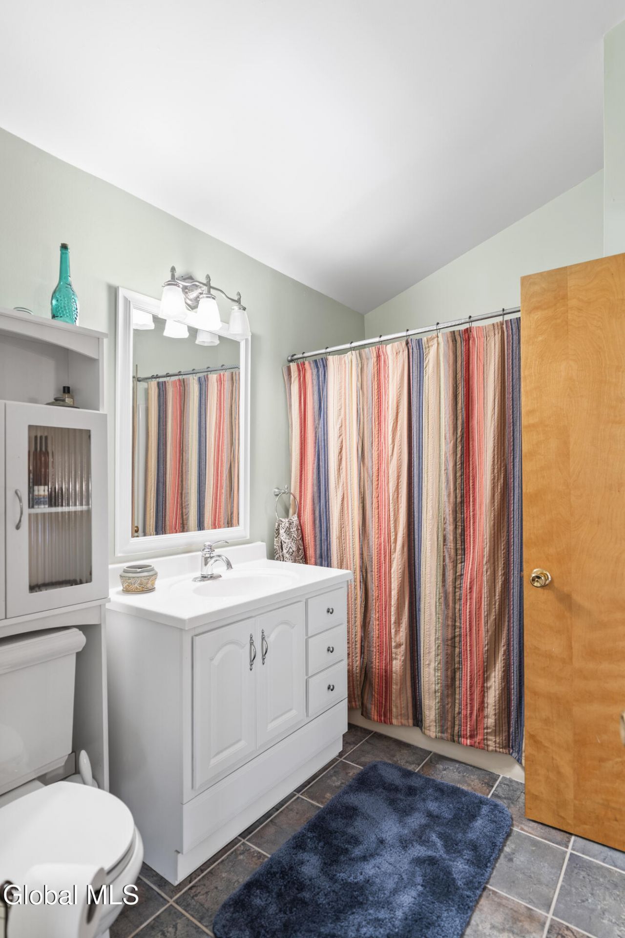 Coeymans Hollow, New York, 12046, United States, 4 Bedrooms Bedrooms, ,3 BathroomsBathrooms,Residential,For Sale,1907699