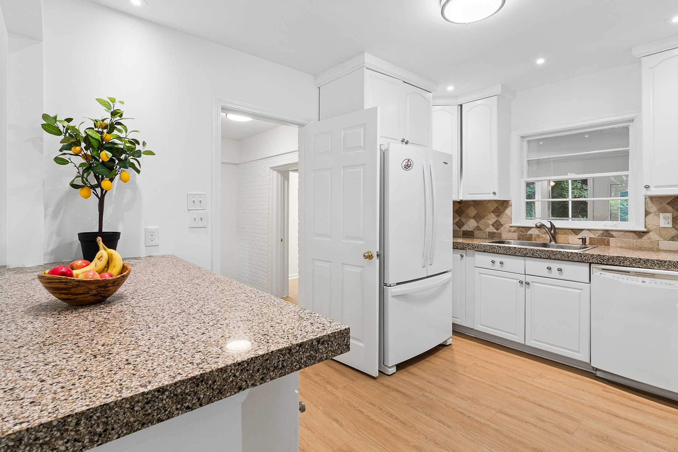  Updated, One-Level Living in Dunwoody - 物件實景