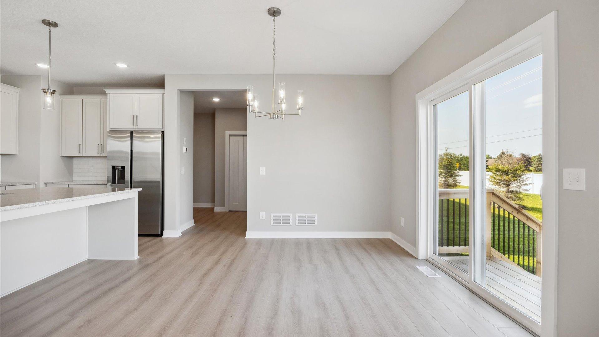 Woodbury, Minnesota, 55129, United States, 4 Bedrooms Bedrooms, ,2 BathroomsBathrooms,Residential,For Sale,1736697