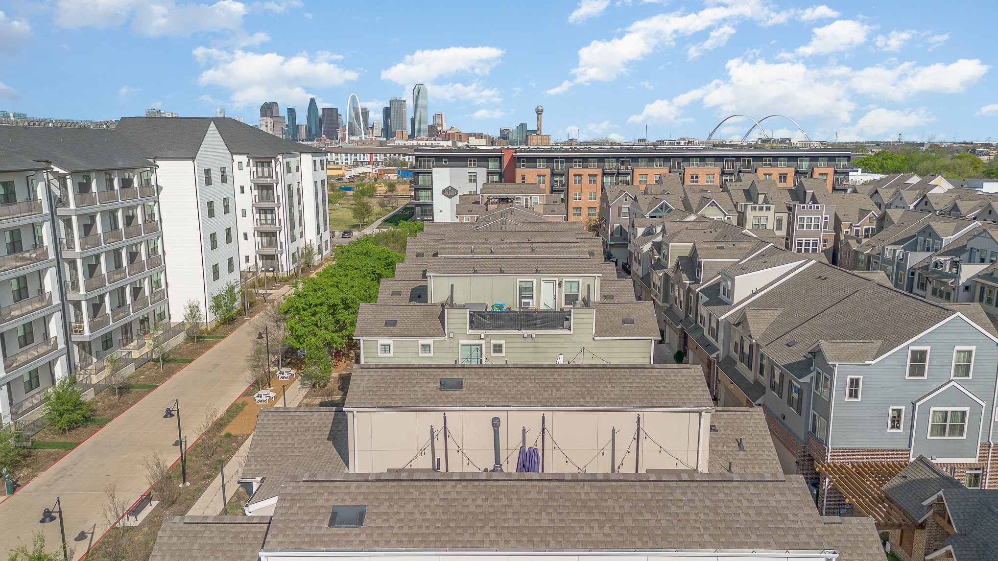Dallas, Texas, 75212, United States, 3 Bedrooms Bedrooms, ,4 BathroomsBathrooms,Residential,For Sale,1760798