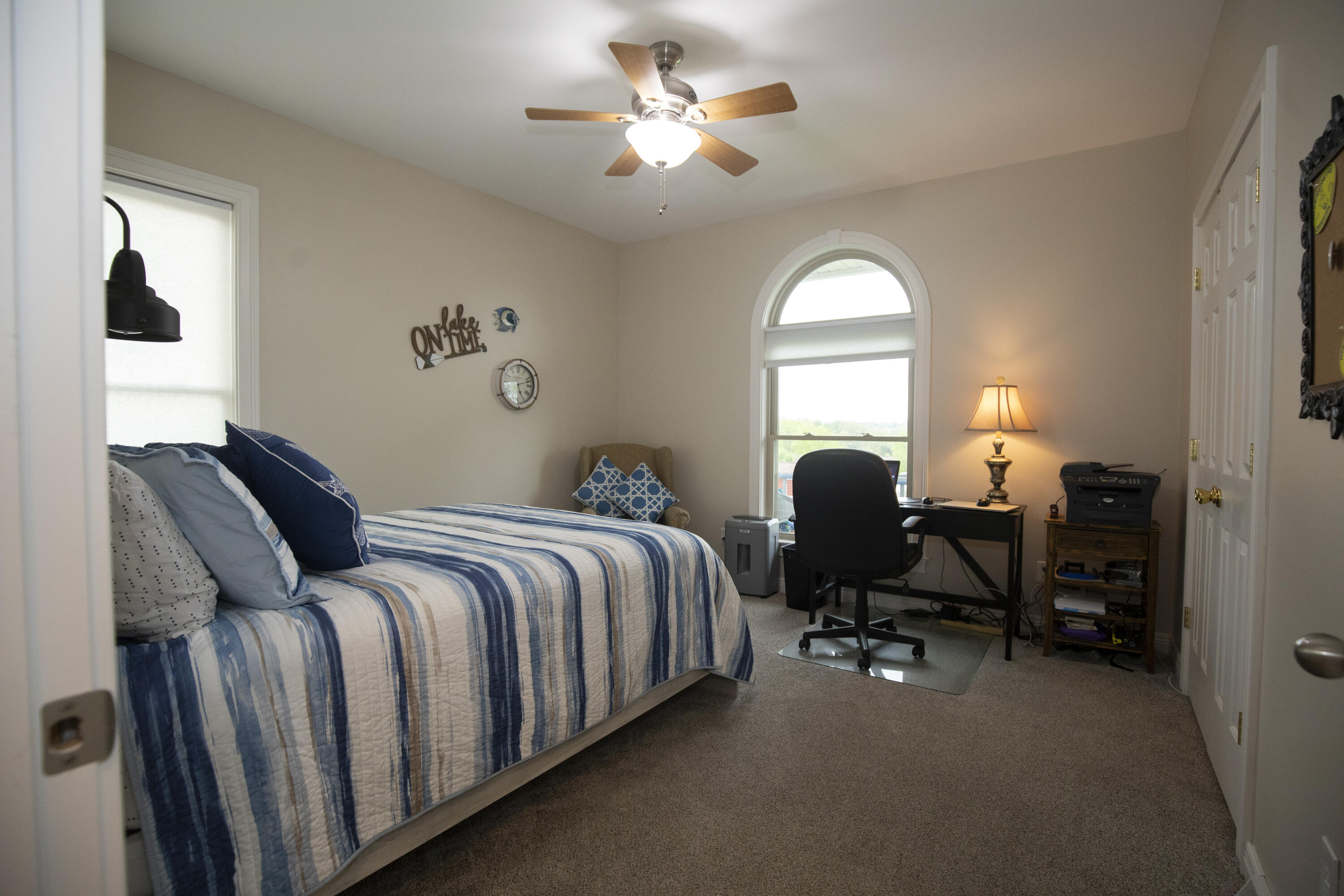 Harrodsburg, Kentucky, 40330, United States, 5 Bedrooms Bedrooms, ,4 BathroomsBathrooms,Residential,For Sale,1826729