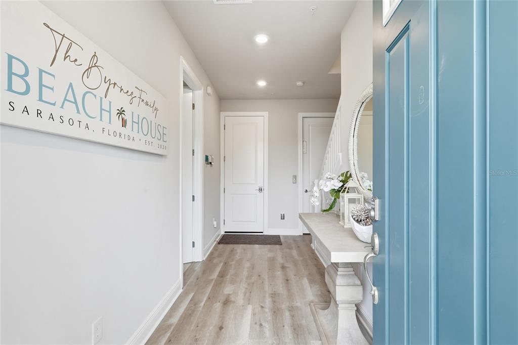 Sarasota, Florida, 34237, United States, 3 Bedrooms Bedrooms, ,4 BathroomsBathrooms,Residential,For Sale,1989213