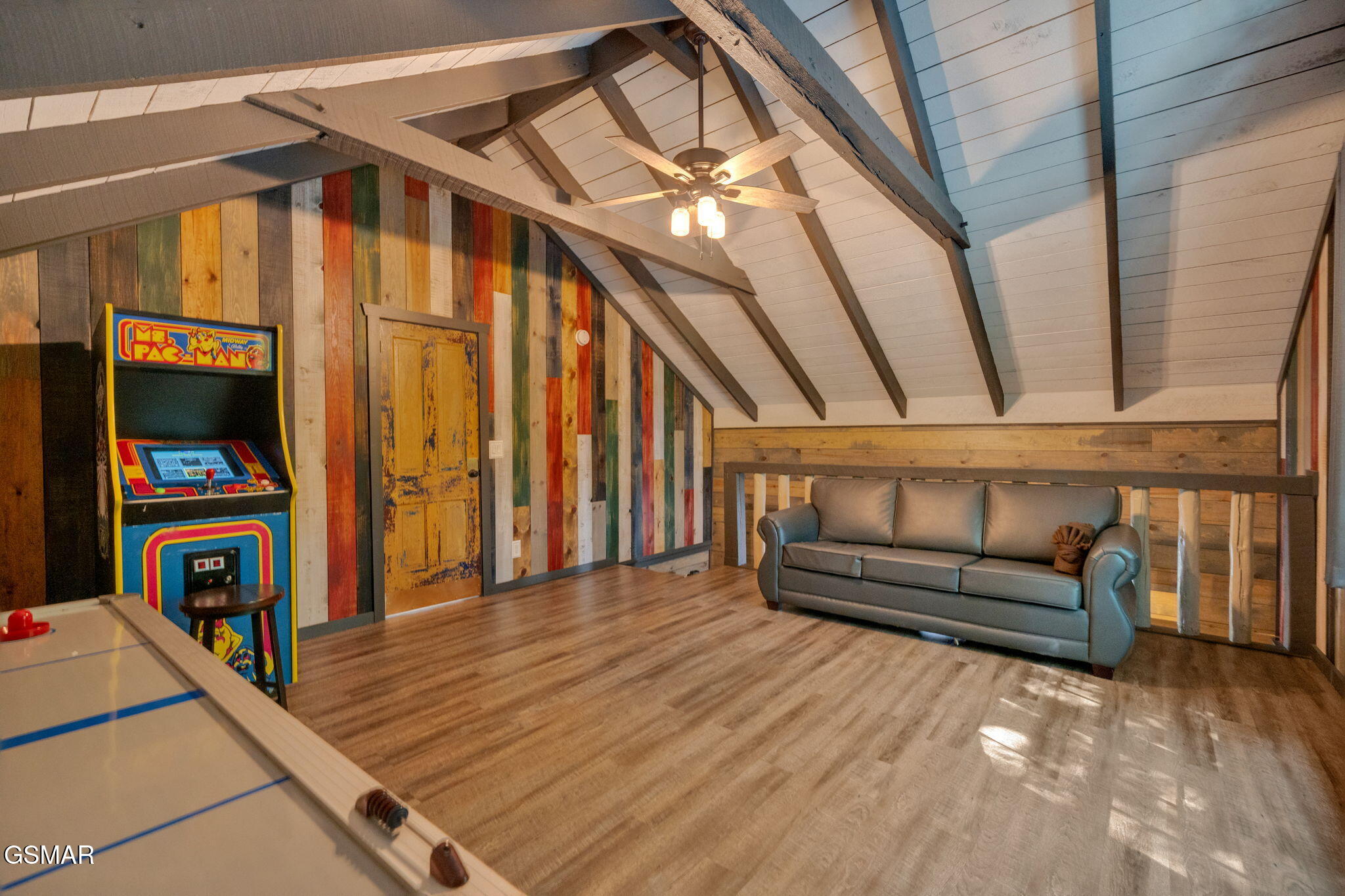 Gatlinburg, Tennessee, 37738, United States, 4 Bedrooms Bedrooms, ,5 BathroomsBathrooms,Residential,For Sale,1921348