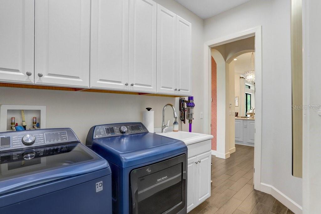 Tampa, Florida, 33626, United States, 4 Bedrooms Bedrooms, ,4 BathroomsBathrooms,Residential,For Sale,1827549