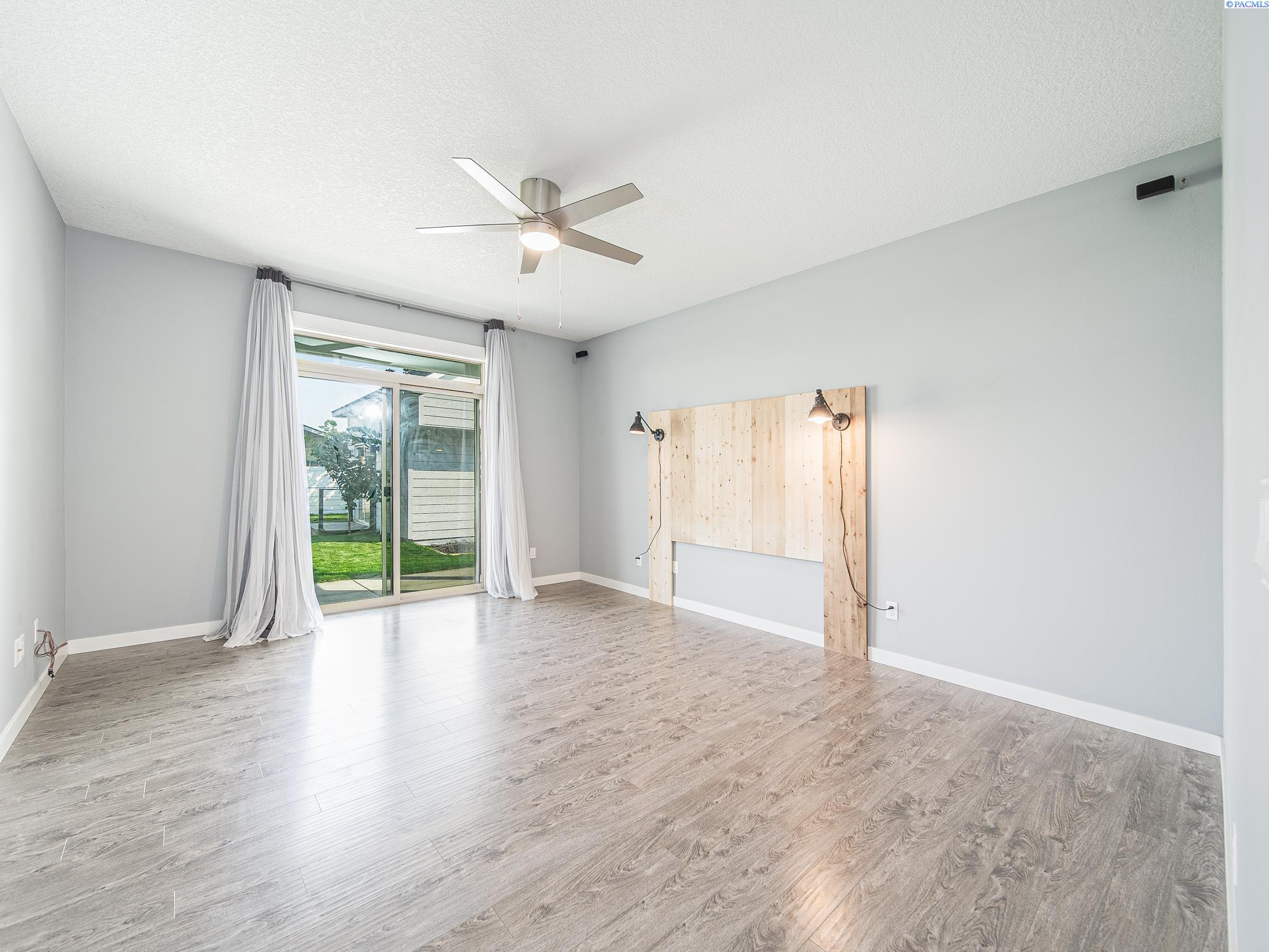 Pasco, Washington, 99301, United States, 4 Bedrooms Bedrooms, ,3 BathroomsBathrooms,Residential,For Sale,1933417