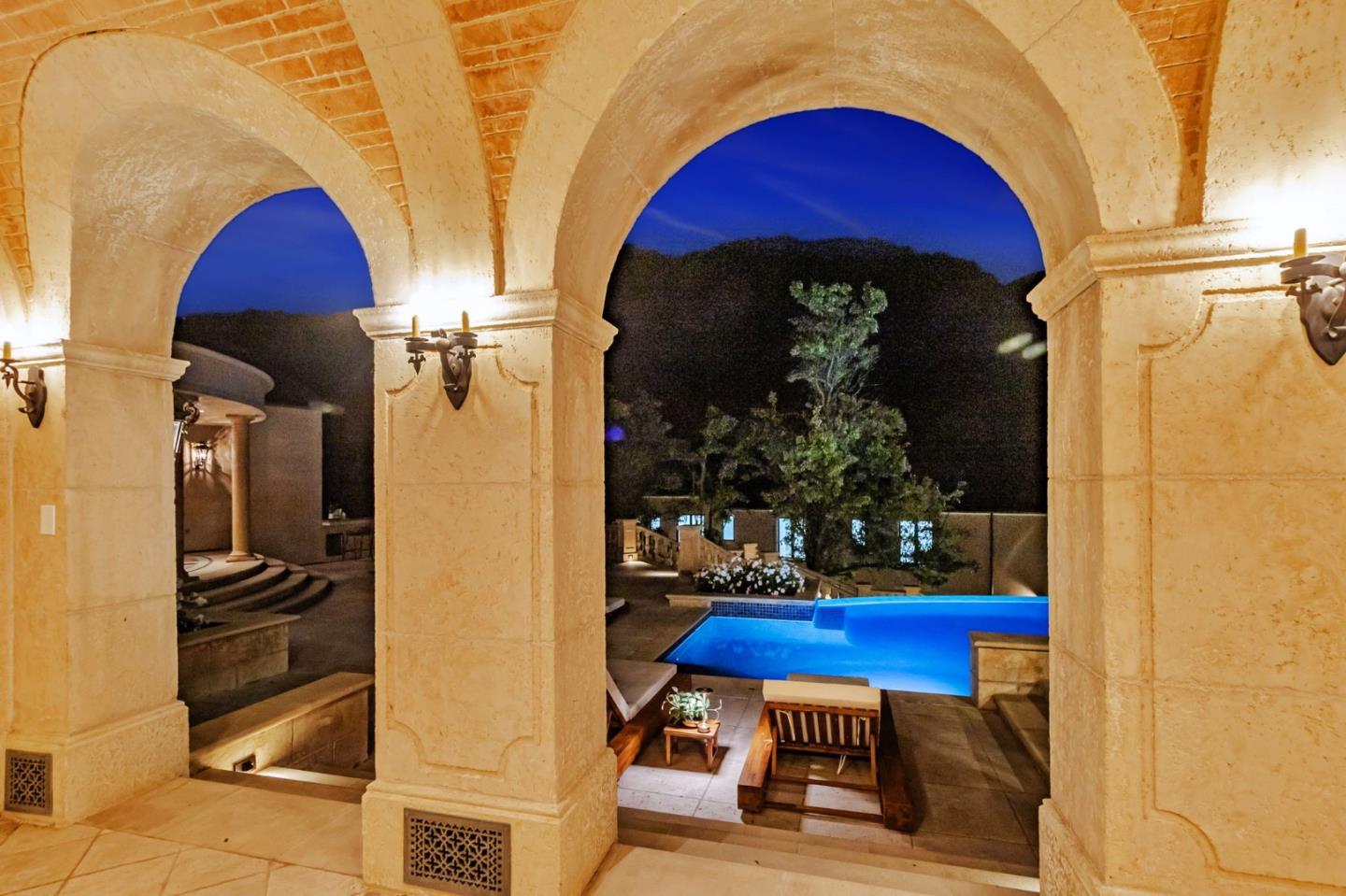 Los Gatos, California, 95032, United States, 8 Bedrooms Bedrooms, ,11 BathroomsBathrooms,Residential,For Sale,1855941