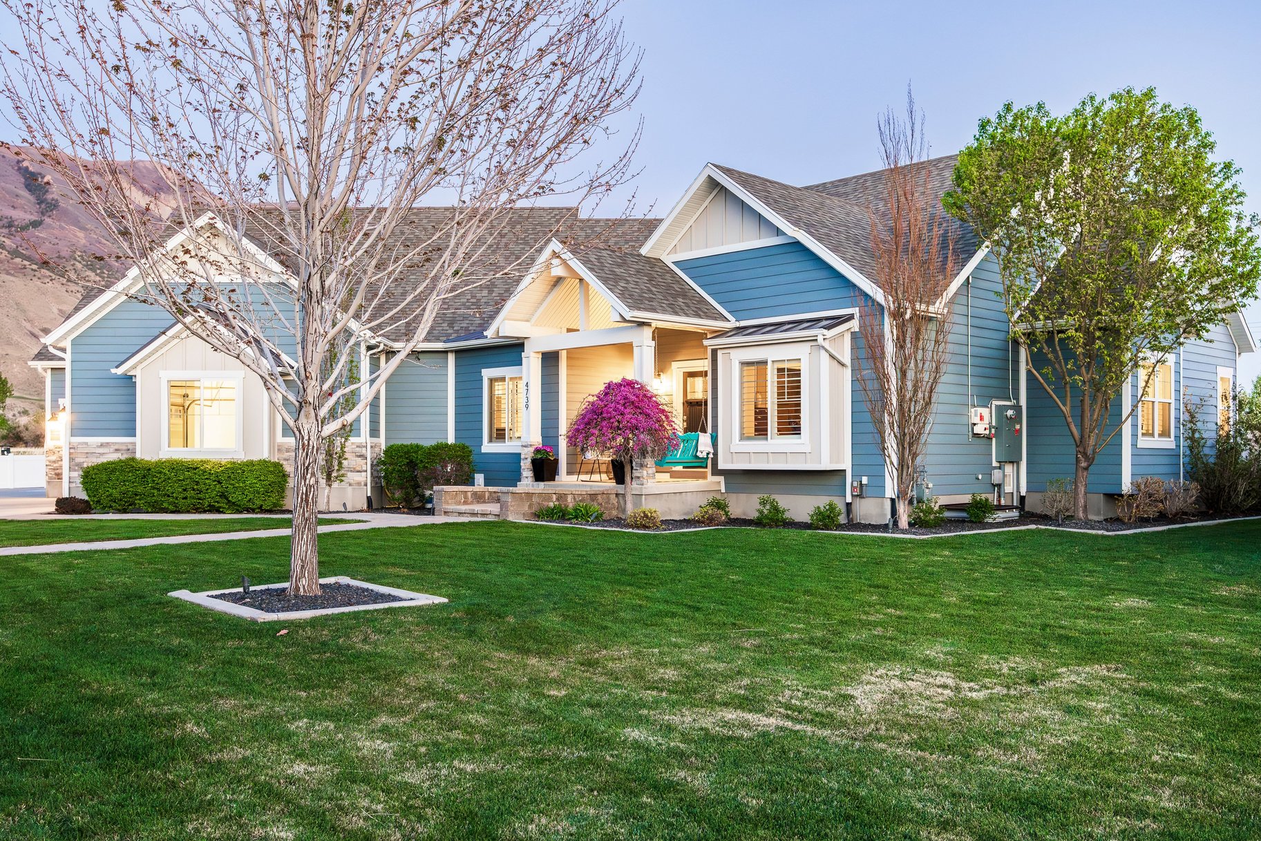  Beautiful Craftsman Rambler With Basement Apartment, Sports Pool and Pool House - 物件實景