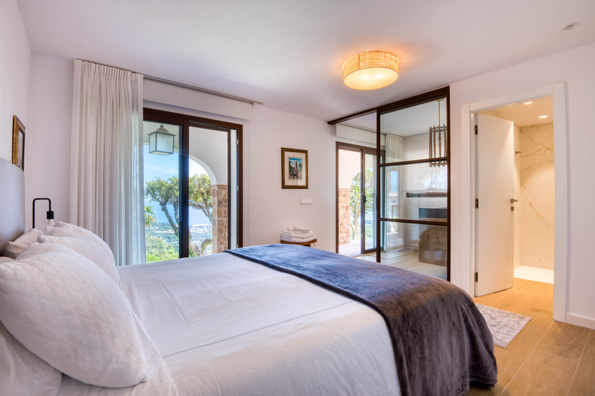  Exclusive designer villa with stunning sea views in Platja d