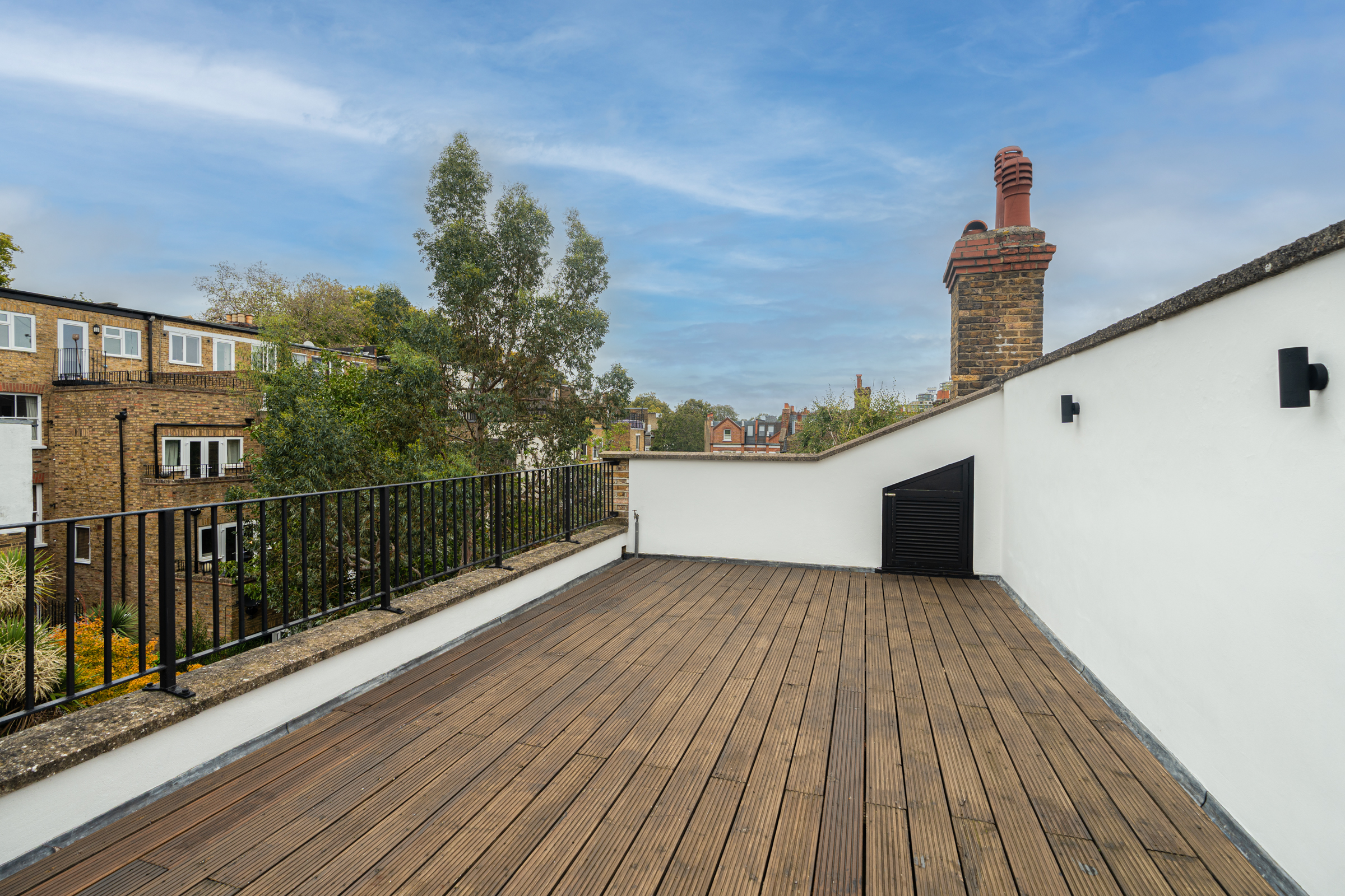  A six-bedroom Peterborough Estate house with a garden, roof terrace and garage - 物件實景