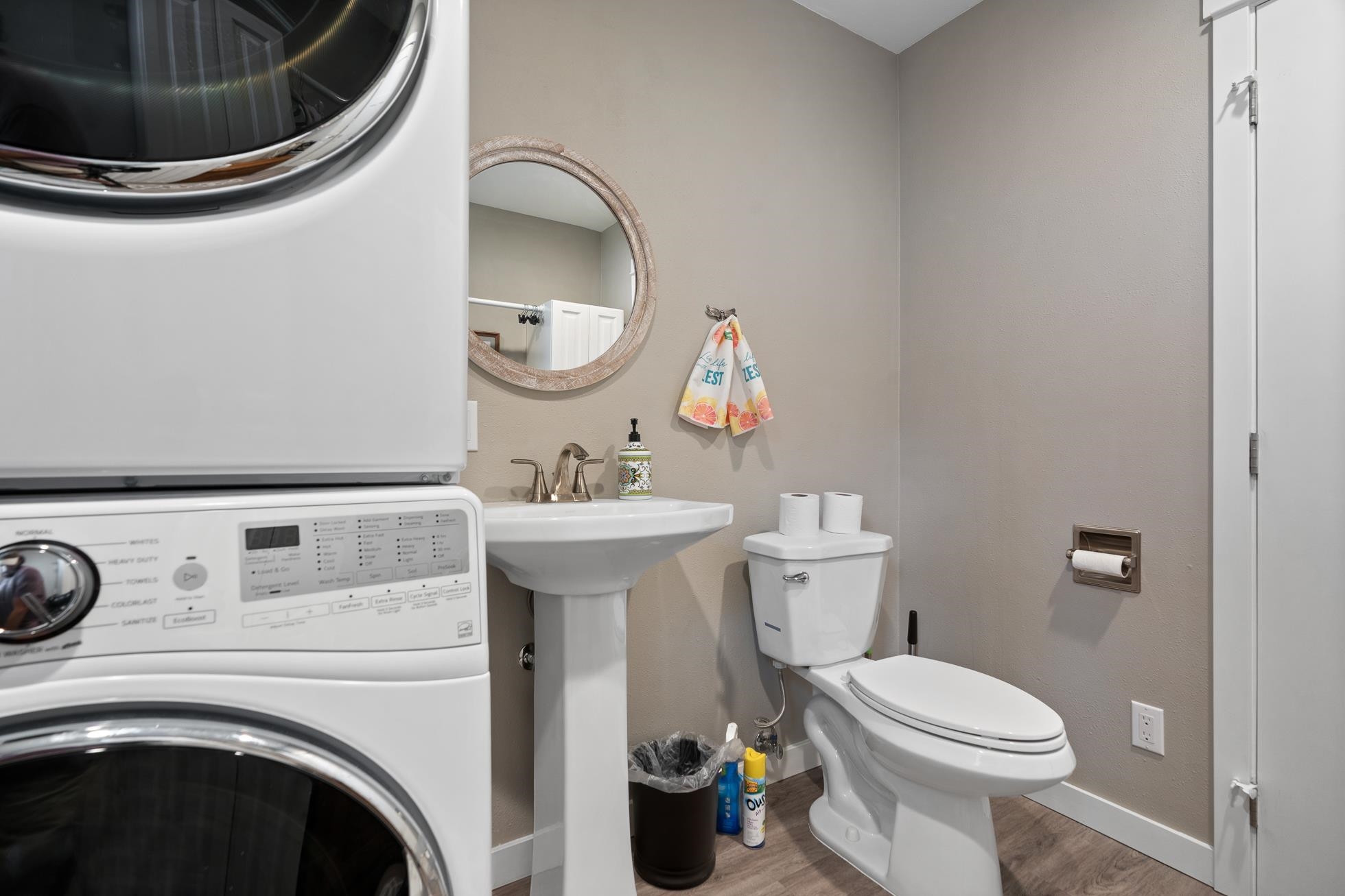 Newport, Washington, 99156, United States, 2 Bedrooms Bedrooms, ,2 BathroomsBathrooms,Residential,For Sale,1937533