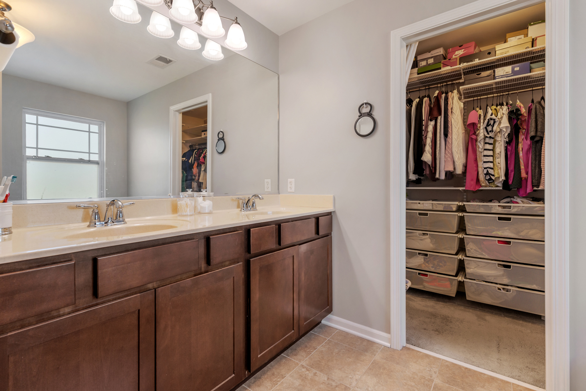 Elburn, Illinois, 60119, United States, 5 Bedrooms Bedrooms, ,4 BathroomsBathrooms,Residential,For Sale,1992402