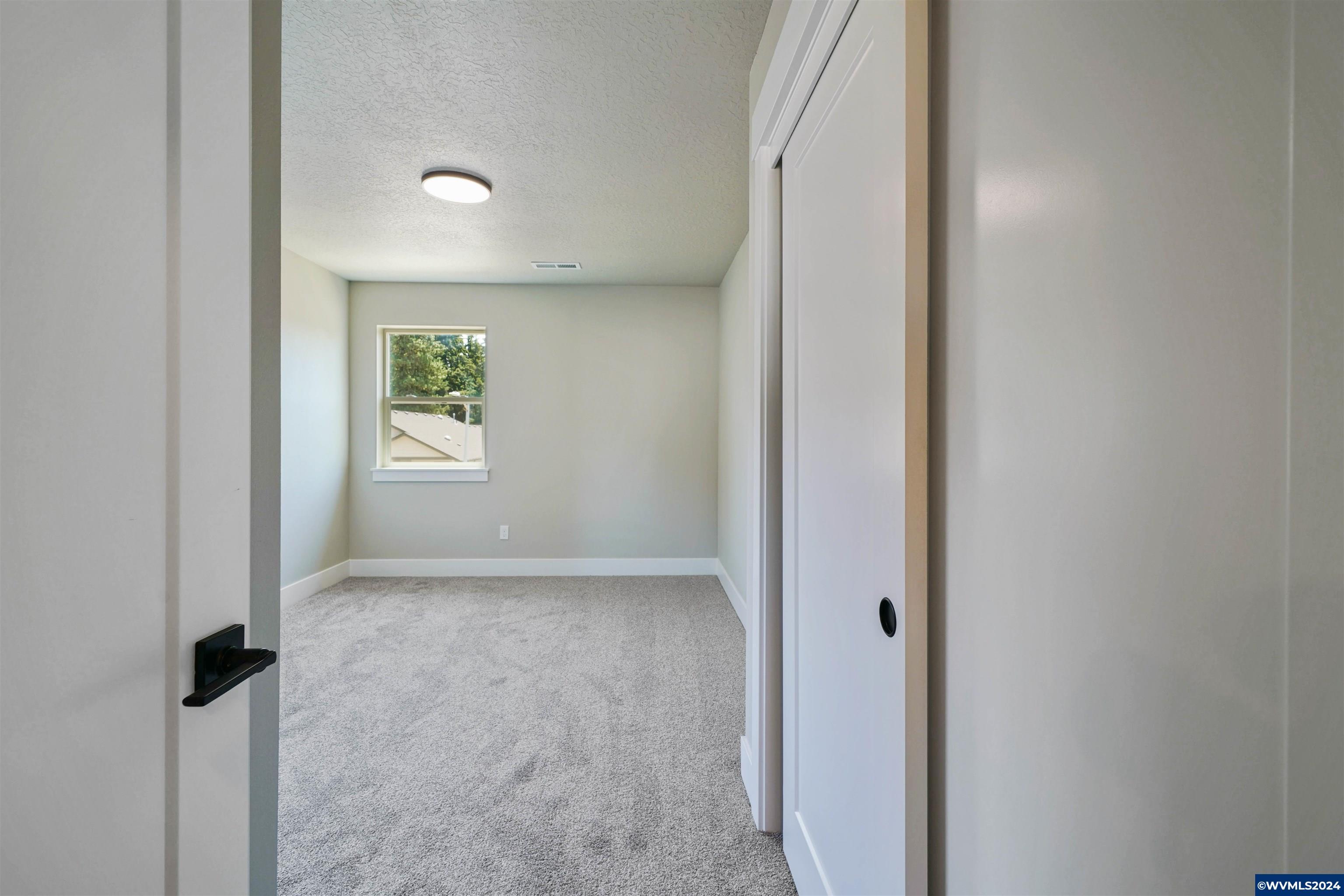 Salem, Oregon, 97306, United States, 3 Bedrooms Bedrooms, ,3 BathroomsBathrooms,Residential,For Sale,1695520