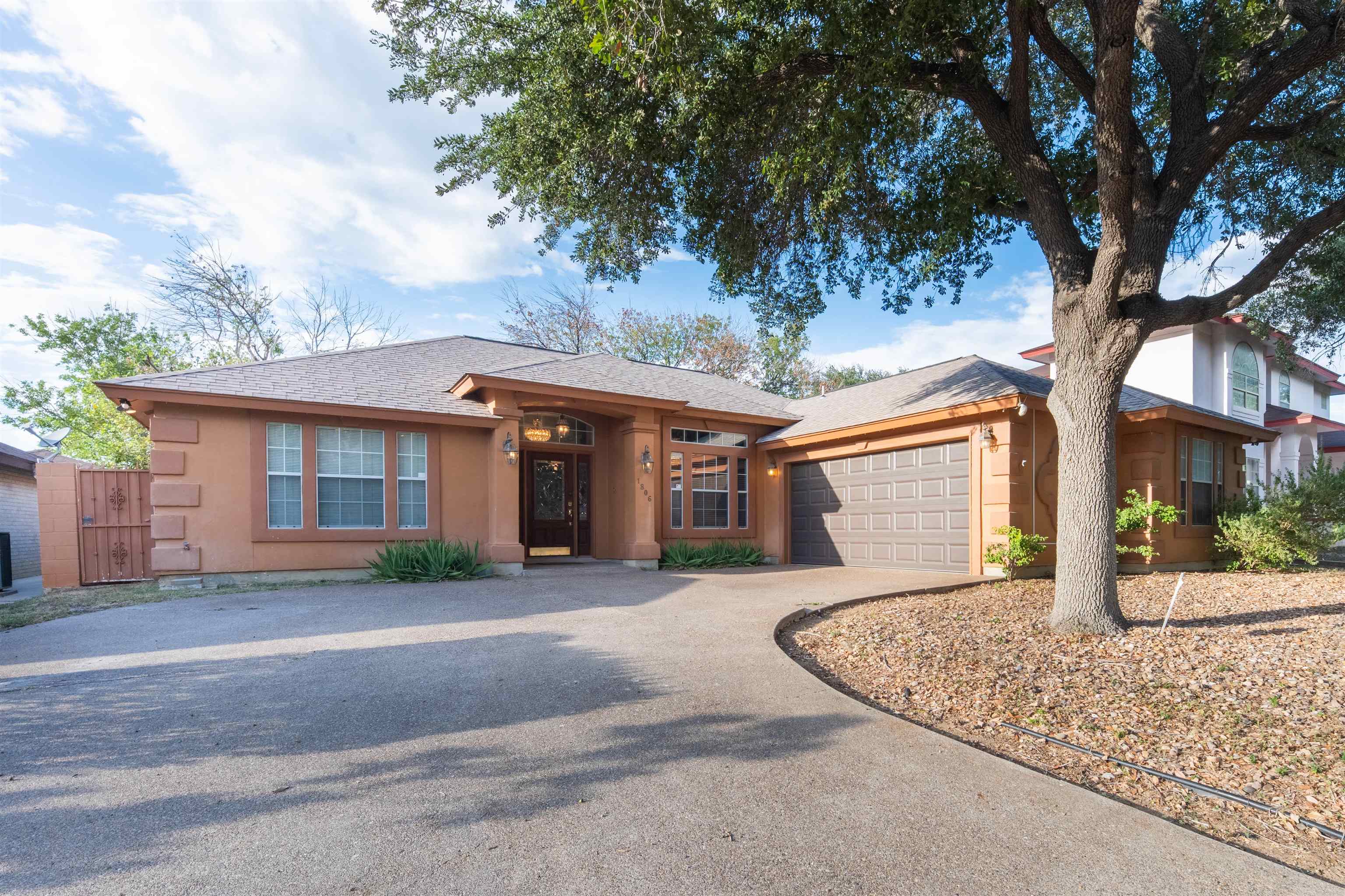 Woodland Dr, Laredo, TX 78045