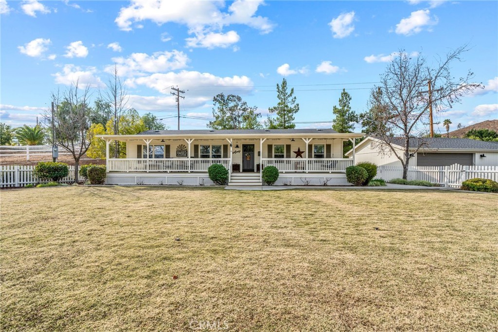 Menifee, California, 92587, United States, 4 Bedrooms Bedrooms, ,2 BathroomsBathrooms,Residential,For Sale,1921228
