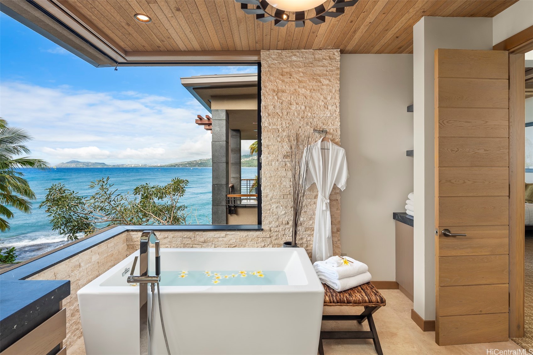 Honolulu, Hawaii, 96825, United States, 6 Bedrooms Bedrooms, ,7 BathroomsBathrooms,Residential,For Sale,1856171