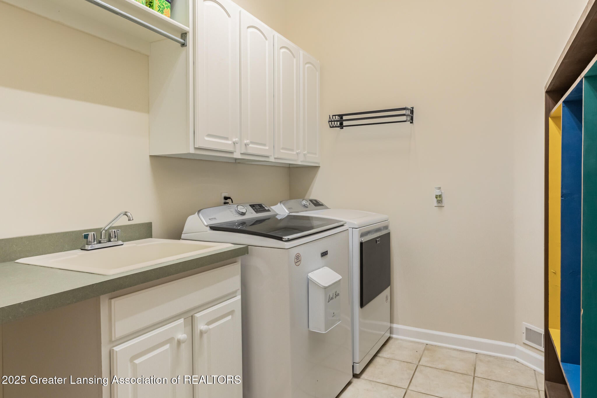 East Lansing, Michigan, 48823, United States, 5 Bedrooms Bedrooms, ,3 BathroomsBathrooms,Residential,For Sale,1991518