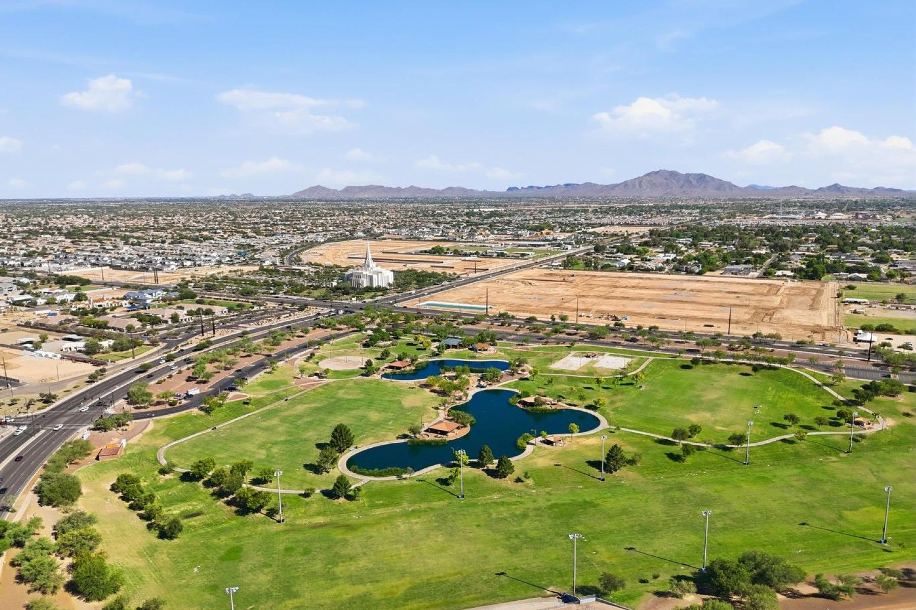  2266 E Willis Rd  Gilbert, AZ - 物件實景