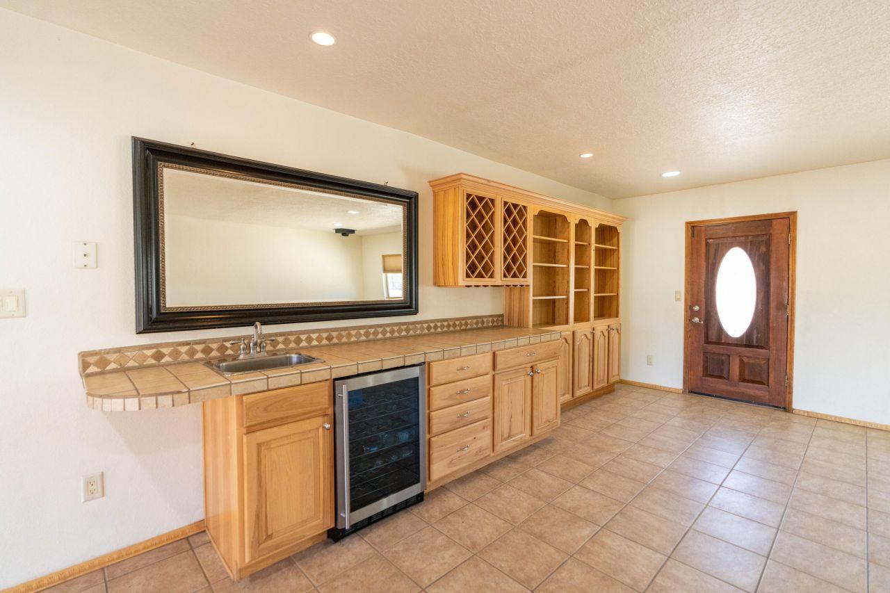 Los Ranchos, New Mexico, 87114, United States, 4 Bedrooms Bedrooms, ,5 BathroomsBathrooms,Residential,For Sale,1720943